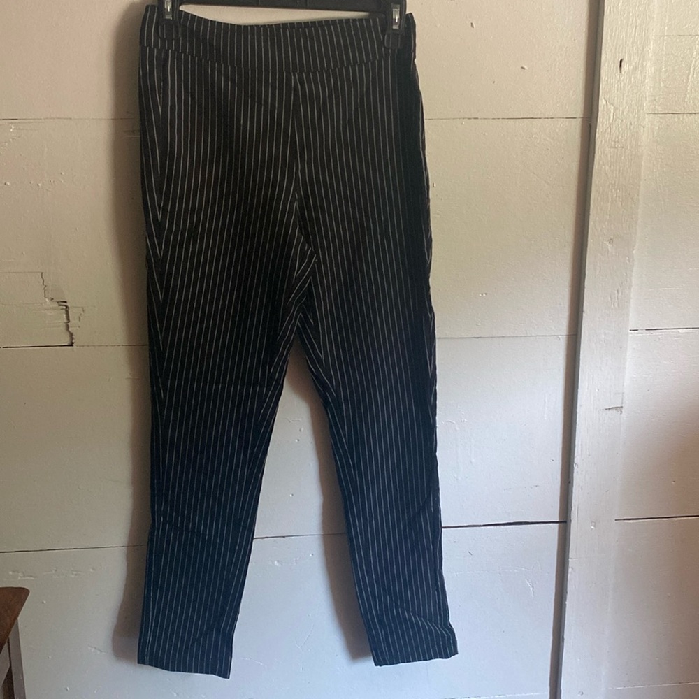 Size 2 who what wear dress pants to ankle black and white striped
